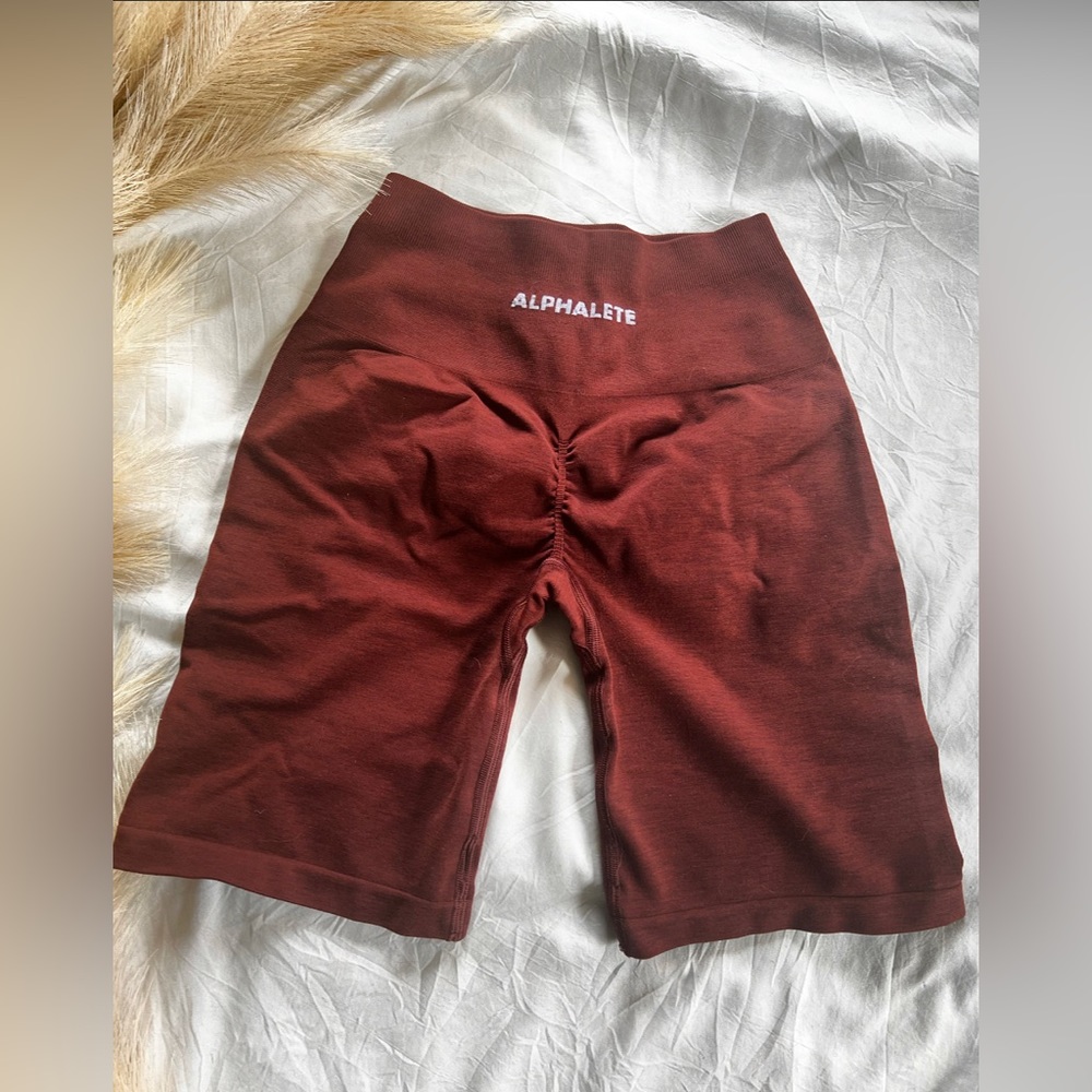 Alphalete Copper Biker Shorts - Picture 3 of 4